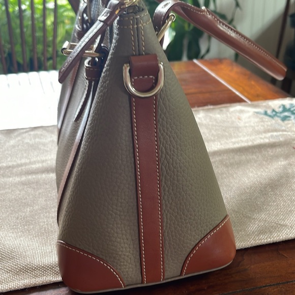Dooney and Bourke large domed satchel.  Taupe. Has tags - Picture 7 of 10